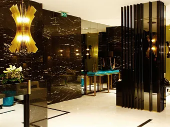 ALTIS AVENIDA 5*