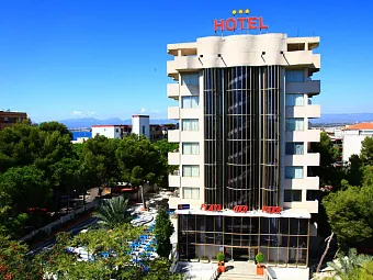 Здание отеля OHTELS PLAYA DE ORO PARK 3*
