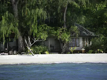 DENIS PRIVATE ISLAND 4*