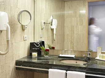 Отель GOLDEN TULIP ANDORRA FENIX HOTEL 4*