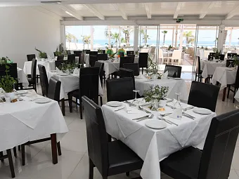 Отель MARLITA BEACH HOTEL APTS 4*