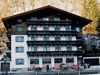 Отель CORNELIA VILLA PENSION 3*