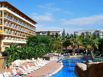 Территория отеля 4R REGINA GRAN HOTEL 4*