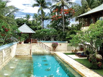 NUSA DUA BEACH HOTEL & SPA 5*