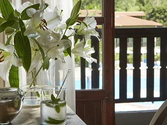 Отель SIMANTRO BEACH 4*
