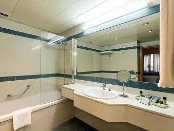 Отель SANA METROPOLITAN 4*