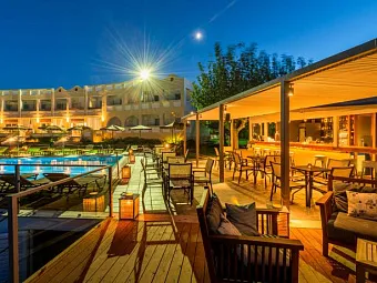 Отель NIFOREIKA BEACH HOTEL & BUNGALOWS 3*