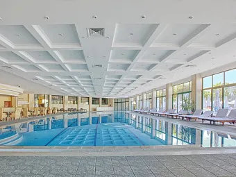 Бассейн в отеле DELPHIN DELUXE RESORT 5*