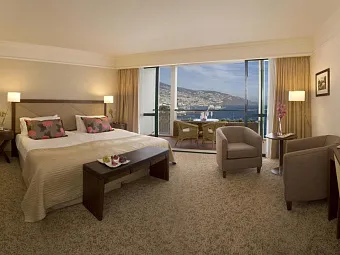 CLIFF BAY 5*