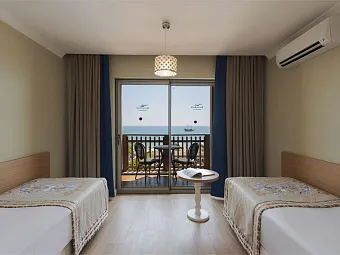   Отель QUATTRO BEACH RESORT & SPA 5*