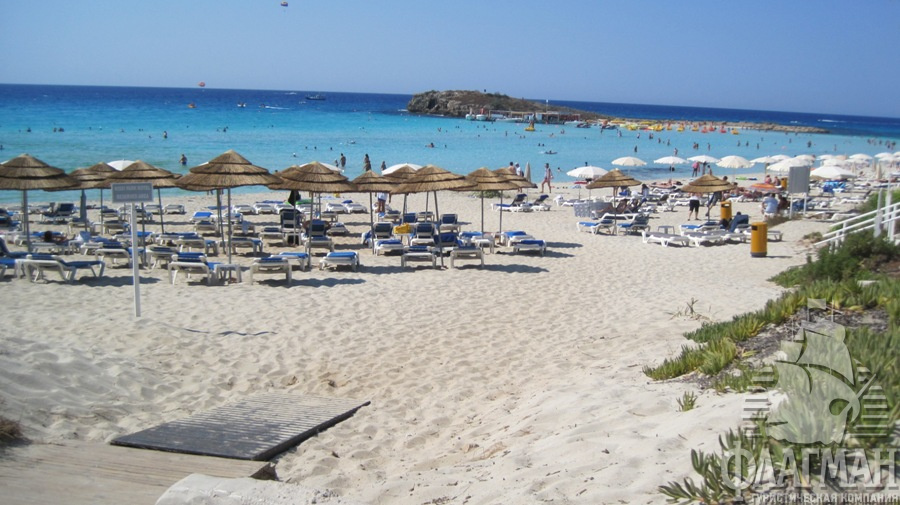 Пляж Нисси-Бич в Айя-Напе на Кипре