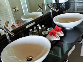 Отель KOMANDOO ISLAND RESORT 4*