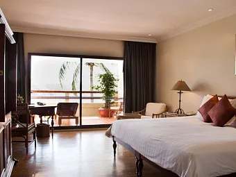 THE NAI HARN 5*