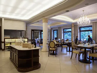  Отель RETRO RIVERSIDE 5*