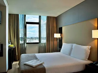 Отель TURIM ALAMEDA HOTEL 4*