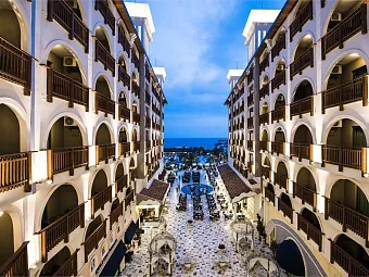   Отель QUATTRO BEACH RESORT & SPA 5*