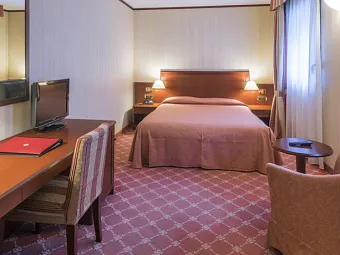 Отель CARLEMANY 4*