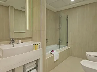  Отель DOUBLETREE BY HILTON DUBAI JUMEIRAH BEACH 4*
