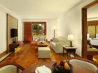 NUSA DUA BEACH HOTEL & SPA 5*