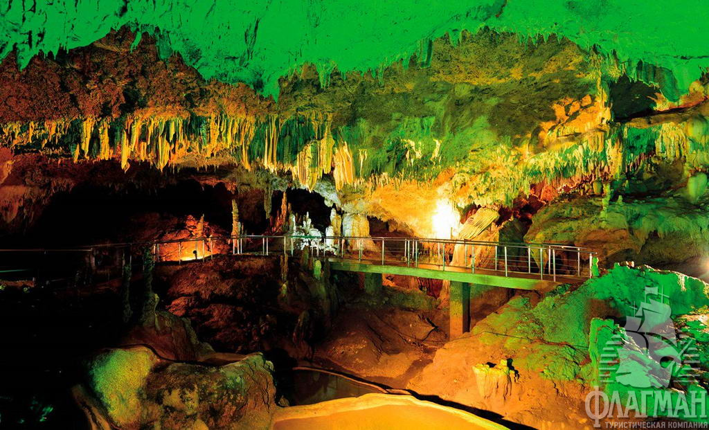 Пещеры Мангапвани - ещё одна природная экскурсия на Занзибаре. А в средние века тут торговали рабами.