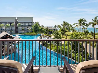 Studio Pool View