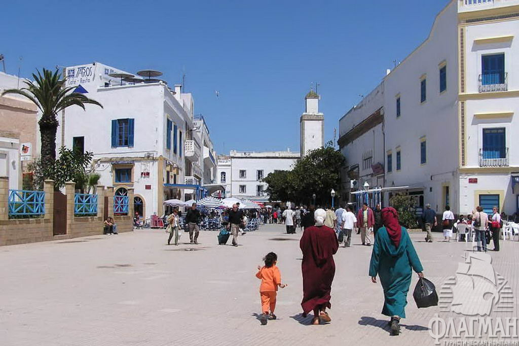 Essaouira - одна из городских площадей