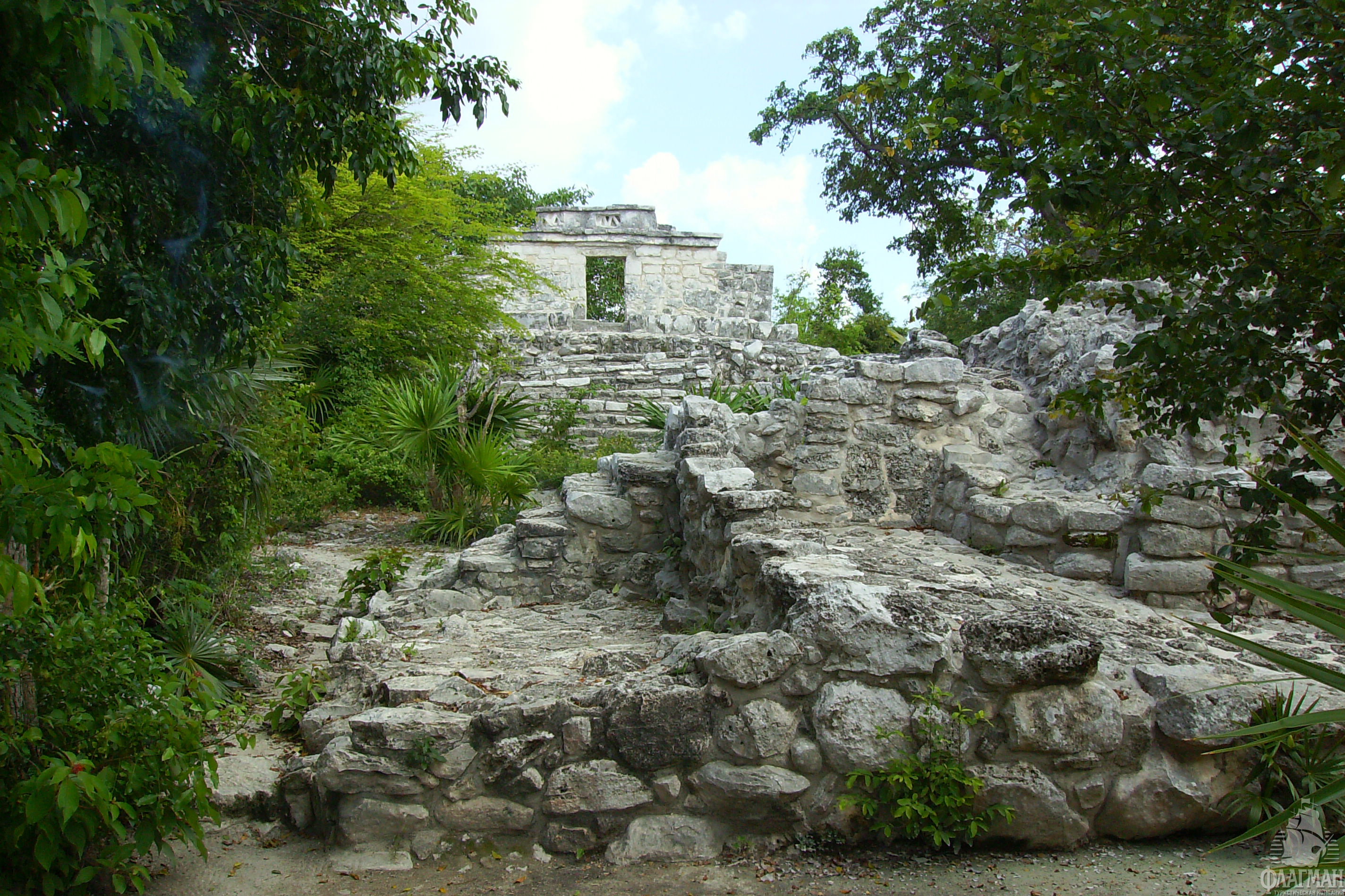 Xcaret – природно-археологический парк в Канкуне