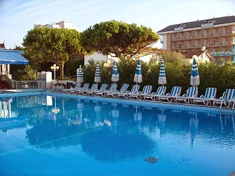  Отель MONACO & QUISISANA 4*