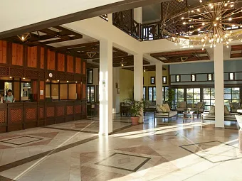 Отель SIMANTRO BEACH 4*