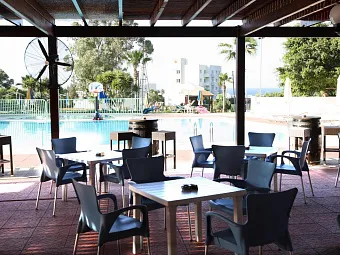 Отель ADELAIS BAY HOTEL 3*