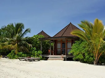 Отель KOMANDOO ISLAND RESORT 4*