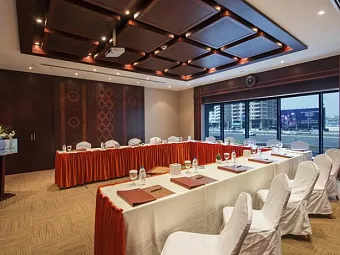 EMIRATES GRAND HOTEL 4*