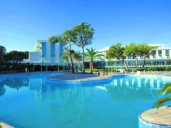 Бассейн  в отеле GRAN PALAS HOTEL CONVENTIONS & SPA WELLNESS 5*