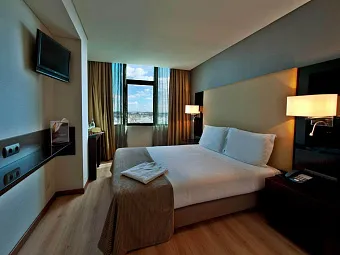 Отель TURIM ALAMEDA HOTEL 4*
