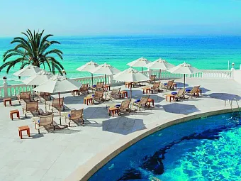 Бассейн в отеле NIXE PALACE 5*