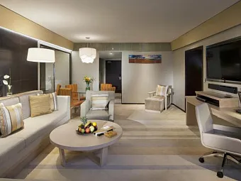 Отель JUMEIRAH BEACH HOTEL 5*