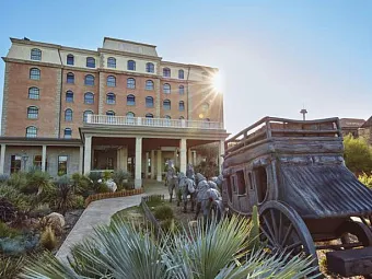 Отель PORTAVENTURA HOTEL GOLD RIVER 4*
