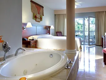 GRAND PALLADIUM PALACE RESORT SPA & CASINO 5*