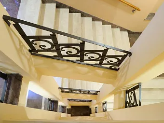 Отель MAJESTIC PLAZA 4*