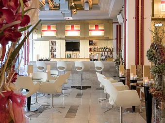 Отель MAJESTIC PLAZA 4*