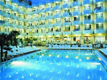 Бассейн в отеле HOTEL GHT OASIS TOSSA & SPA 4*