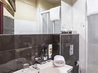 Отель MAJESTIC PLAZA 4*