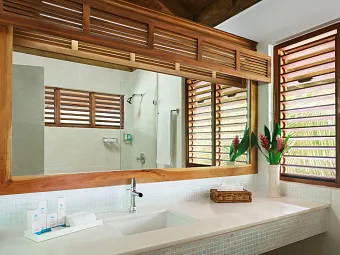 COUPLES SWEPT AWAY, NEGRIL 5*