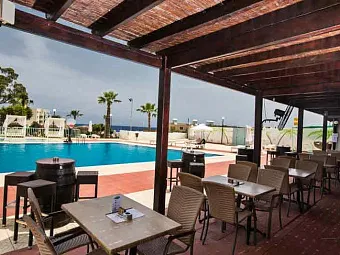 Отель ADELAIS BAY HOTEL 3*