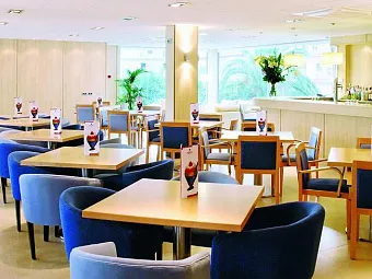 Бар в отеле  GUITART CENTRAL PARK RESORT & SPA 3*