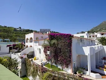 CASTIGLIONE VILLAGE HOTEL 4*