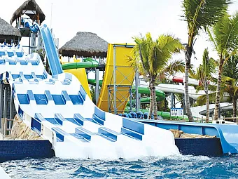 Отель MEMORIES SPLASH 5*