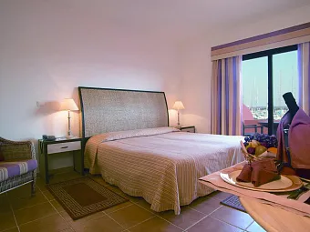Отель TIVOLI MARINA PORTIMAO 4*