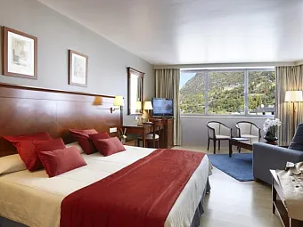 Отель GOLDEN TULIP ANDORRA FENIX HOTEL 4*