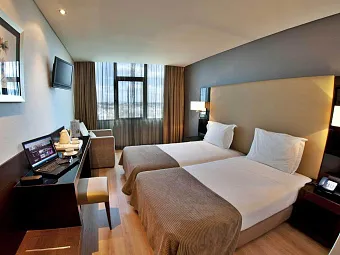 Отель TURIM ALAMEDA HOTEL 4*